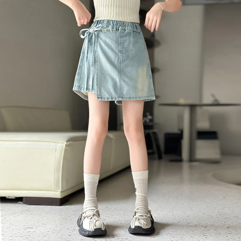 2025 New Fashion Jeans, a Girls Skirt Shorts with Tether Decoration