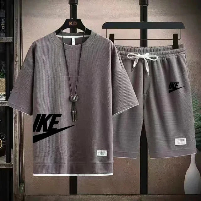 Fashionable, casual and trendy men's sportswear set, short-sleeved T-shirt and Shorts