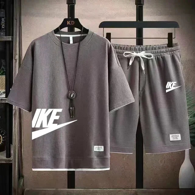 Fashionable, casual and trendy men's sportswear set, short-sleeved T-shirt and Shorts