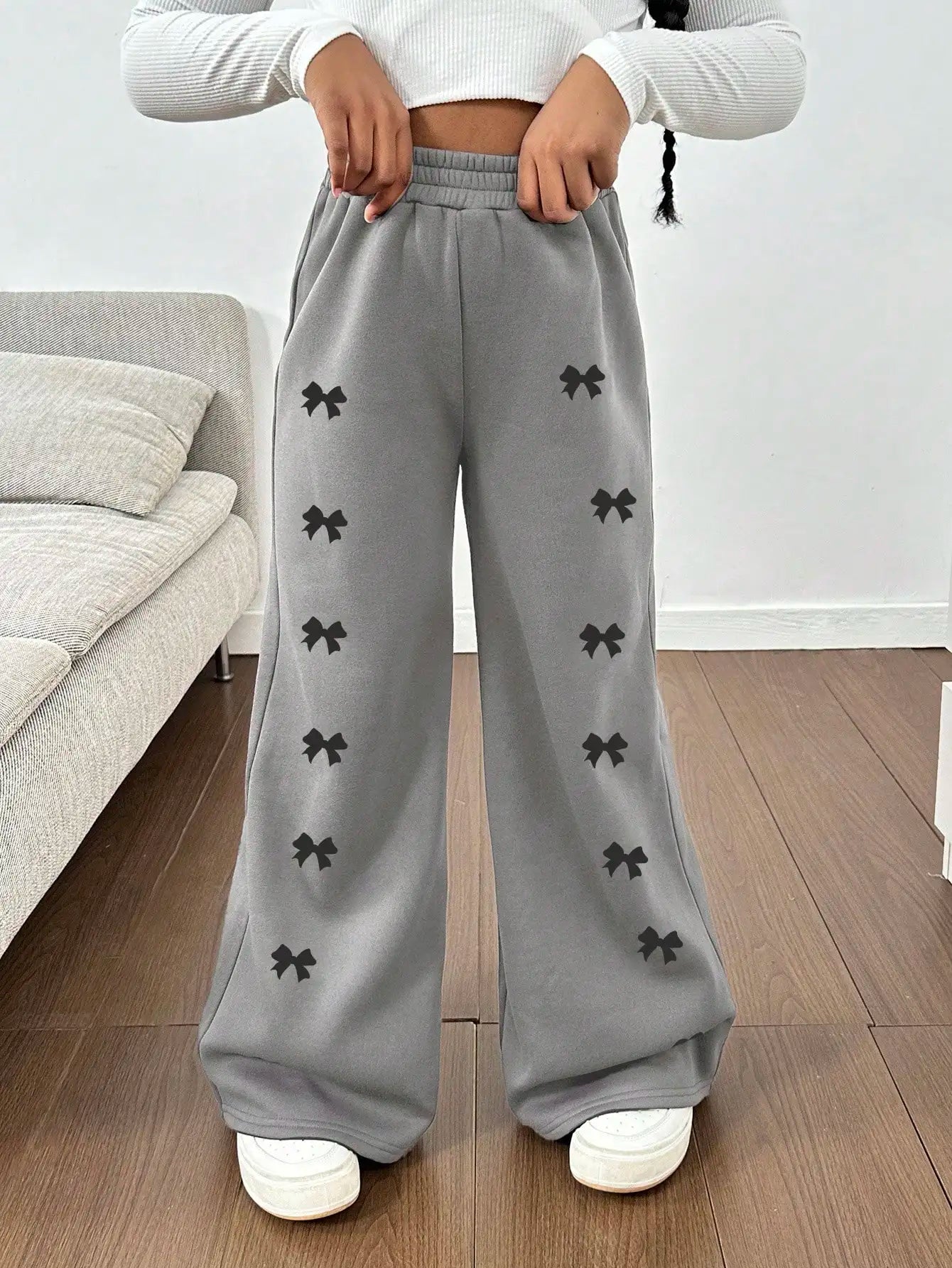 Gray Wide-Leg Sweatpants with Black Heart Print for Girls